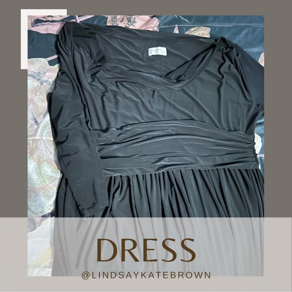 Godiva 3/4 Sleeve Scoop Neck Dress
